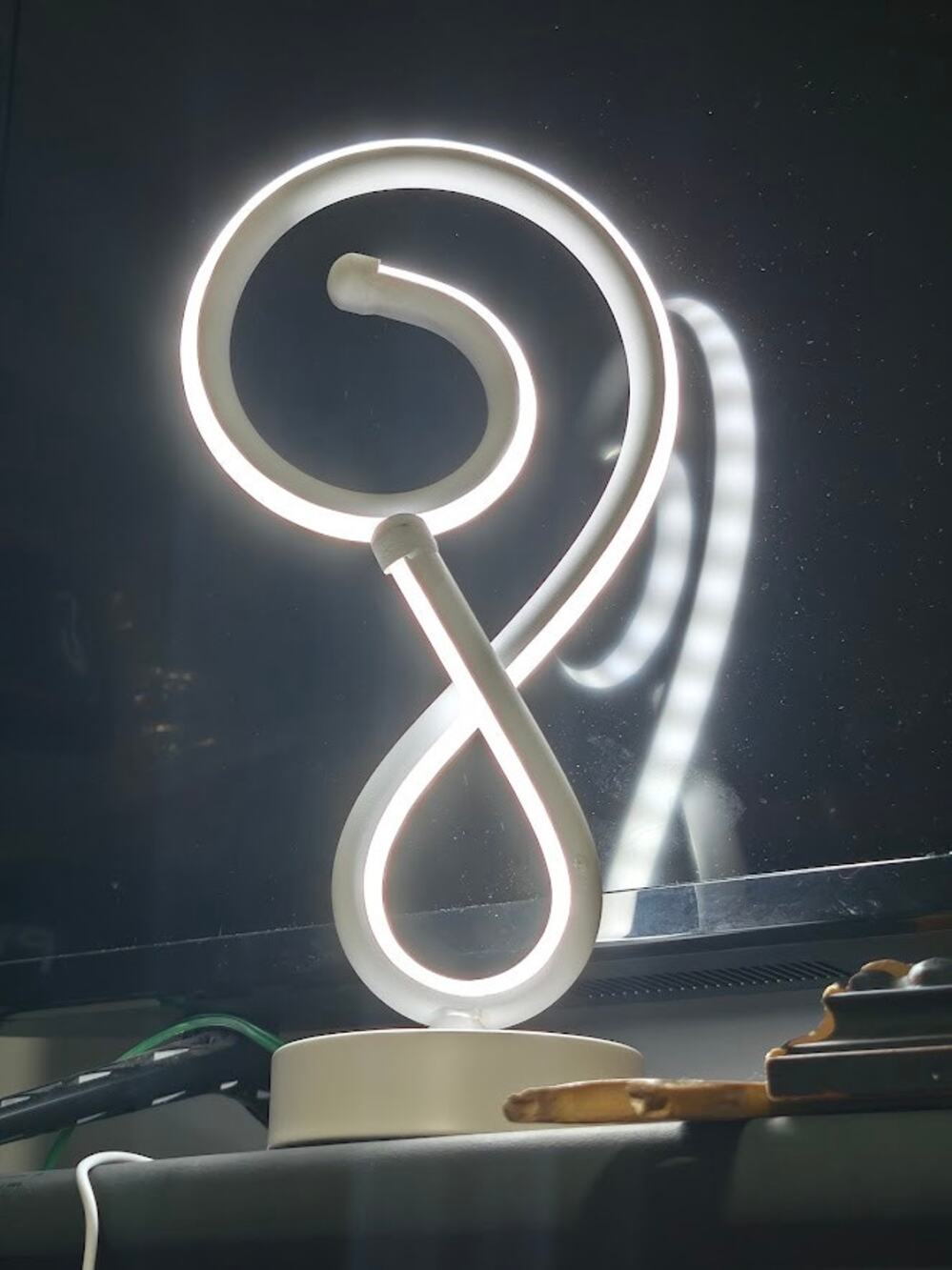 LED Light Glowing ampersand shape